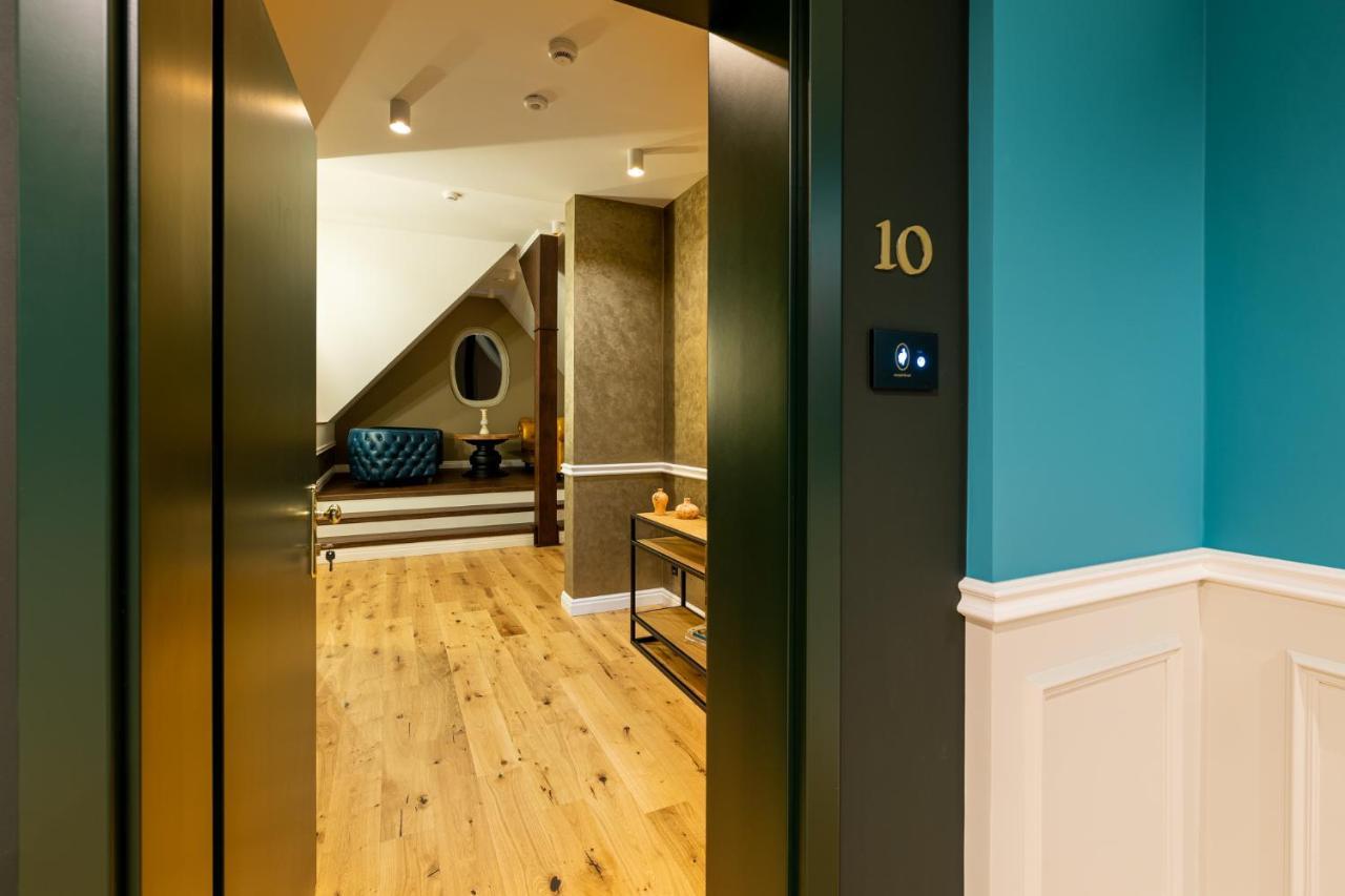 Boutique Hotel Cocosul De Aur Тыргу-Муреш Экстерьер фото