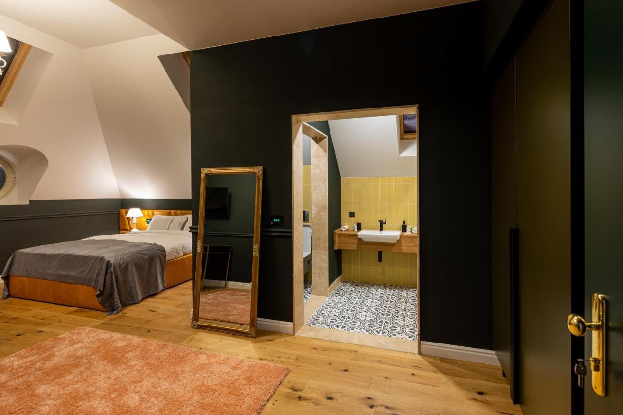 Boutique Hotel Cocosul De Aur Тыргу-Муреш Экстерьер фото